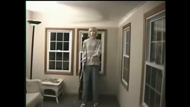 Tara The Singing Android on Smiling Friends смотреть онлайн