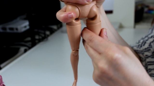 Review: Barbie made to move and BJD comparison смотреть онлайн