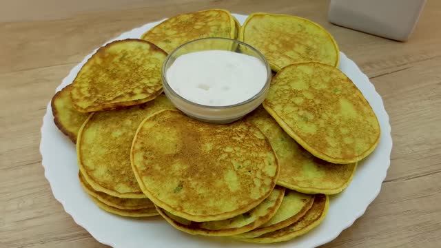 Рецепт из кабачка, нежные, вкусные оладьи.
