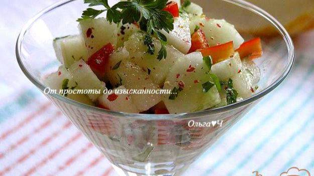 Овощной салат с дыней