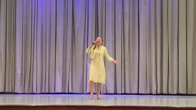 Олеся Тараненко исполняет песню "В синем море, белой пене..." смотреть онлайн