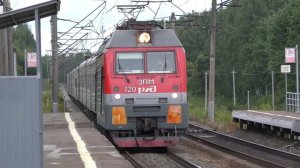 Электровоз ЭП1М-720 с пассажирским поездом