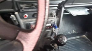 4 февраля ВАЗ-2106, на заведённой машине не работает электика меняю замок зажигания.