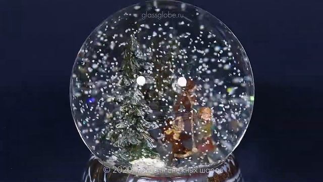 Стеклянный снежный шар "Маленькие фигуристы" смотреть онлайн