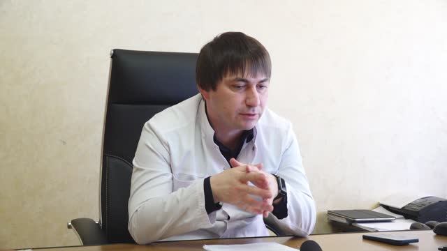 ЦРБ-дай хабарар.  Кьилин духтурди гъавурда твазва.