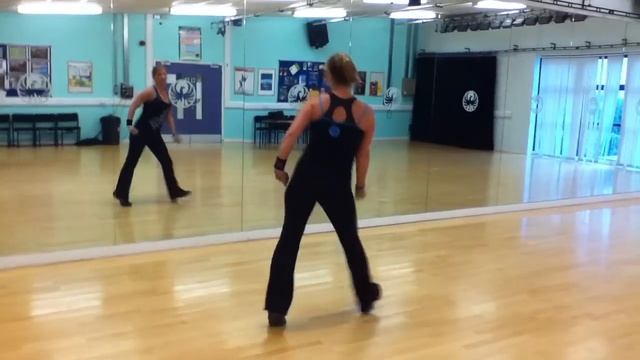 ZUMBA with Lorna G - Do you dig it? (Cha Cha /Salsa) смотреть онлайн
