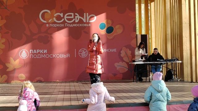 Папа купил автомобиль поёт Надирова Алиса