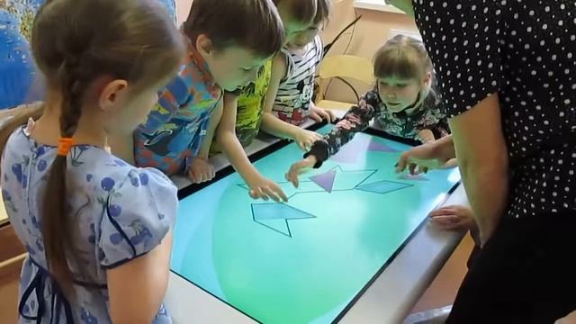 Интерактивный стол в детском саду с igudvin.ru