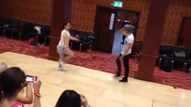 Oscle and Lisi Reggaeton Workshop смотреть онлайн