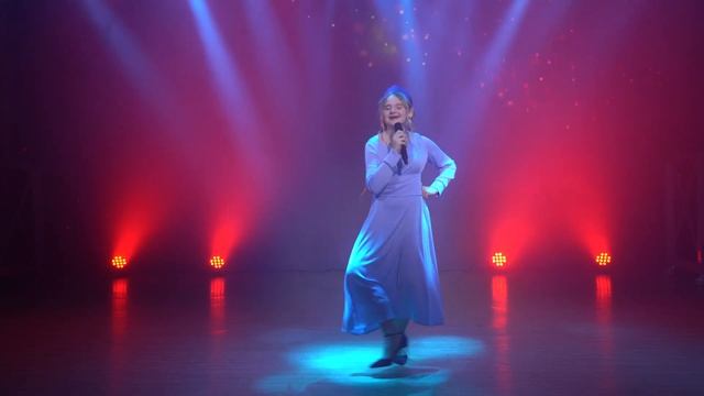 "Конфетки-бараночки...." (другой вариант названия "Москва Златоглавая") исполняет Олеся Тараненко смотреть онлайн