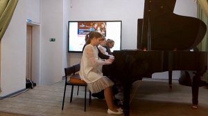 В. Гаврилин "Тарантелла" из балета "Анюта" в обработке С.Назарова для исполнения в 8рук.