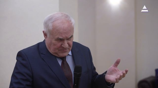 Первый документ. Вручение паспортов