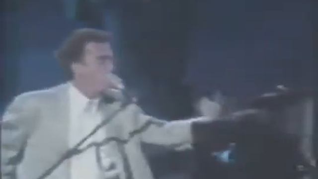 Billy Joel freaking out in Moscow смотреть онлайн