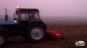 Мтз 1221.2 тропик измельчает солому после сои!