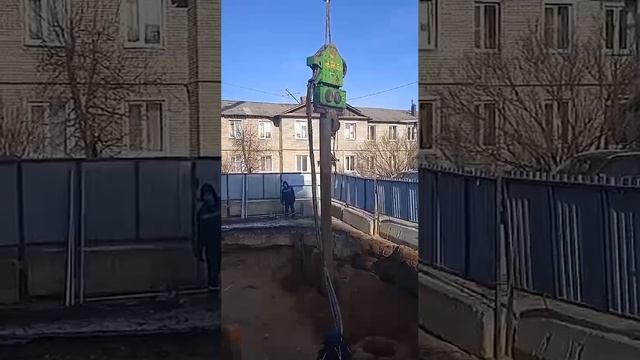 Шпунтирование котлована. Аренда спецтехники тел. +7 (985) 185-77-77.