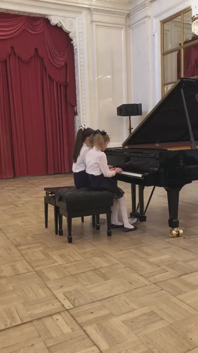 Мария и София Вихаревы 07.03.2020 смотреть онлайн