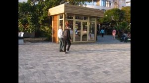 Сочи.Трескаем мидий на набережной.