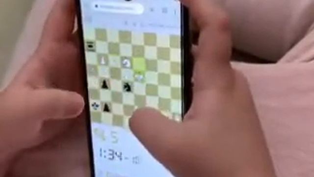 Maria Uvarova 5.99 years World Chess Champion plays Puzzle Storm! Lichess Шахматы смотреть онлайн