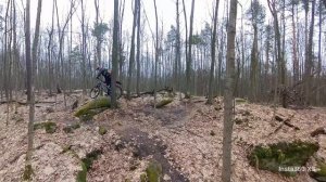 Глухов трейл, попытка проехать камень.