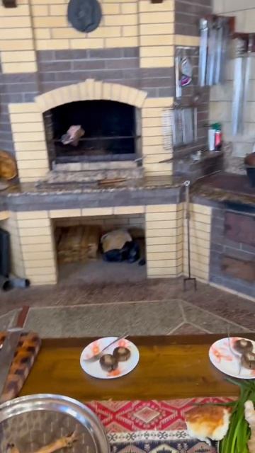 Перекус во время съемок #сергопудра #толявинодел смотреть онлайн