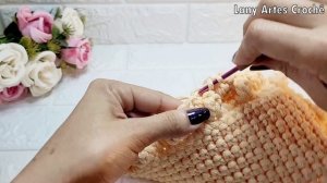 BOLSA DE CROCHÊ COM PONTO PIPOCA BASE RETANGULAR E ALÇA ACRÍLICA EM NOVO ESTILO