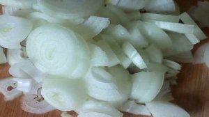 Пирожки с маринованными огурцами