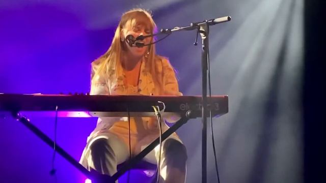 Courtney Marie Andrews - Carnival Dream / Old Flowers. Nijmegen, November ‘21. смотреть онлайн