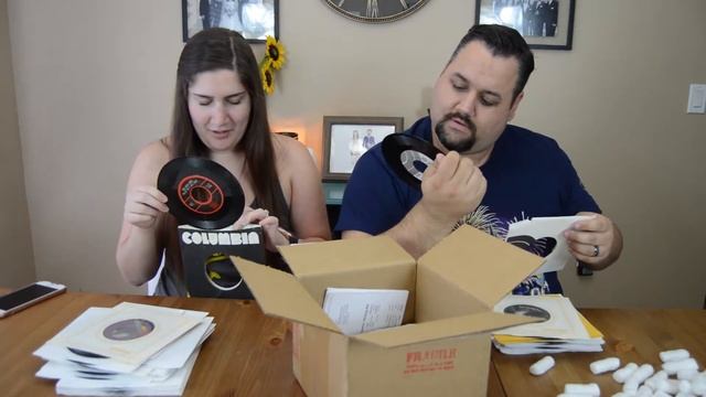 Vinyl Record Grab Bag - WHAT'S IN THE BOX!? смотреть онлайн