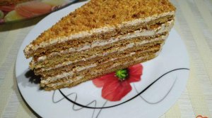 Медовик с варёной сгущёнкой и сливками