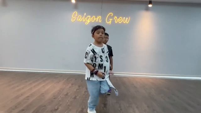 SAIGON GREW | LITEFEET REMIX - Mixed by GROOVE DEALERS | Dance By SAIGON GREW