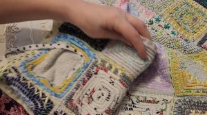 Как я пришиваю полоски из старых вещей и создаю интерьерные для дома🪡🧵