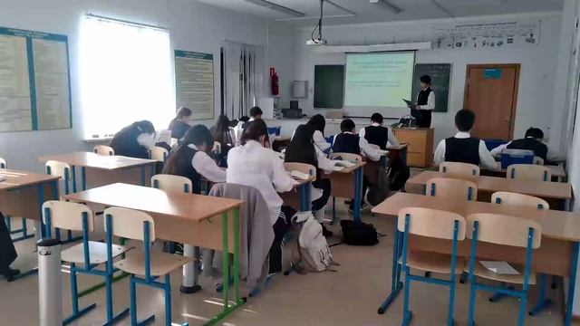 Заровняева Сардана Алексеевна, физика в 8 "а" классе смотреть онлайн