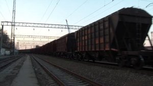 2ВЛ60К-572 с грузовым поездом