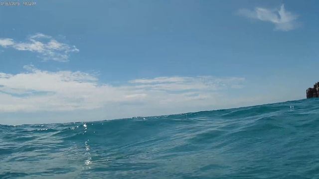 Вид с моря на скалы возле Сета смотреть онлайн