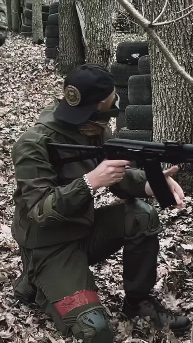 В г. Днепрорудном провели захватывающую игру в страйкбол. смотреть онлайн