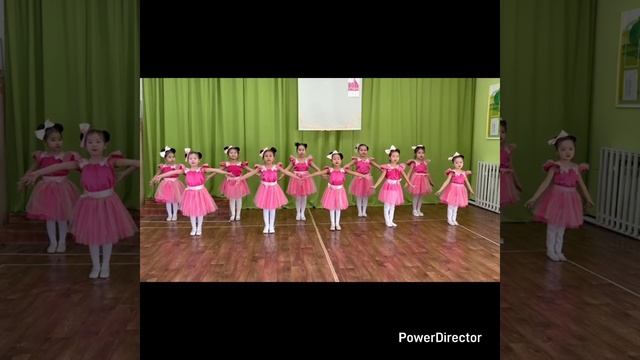 Ансамбль девочек
