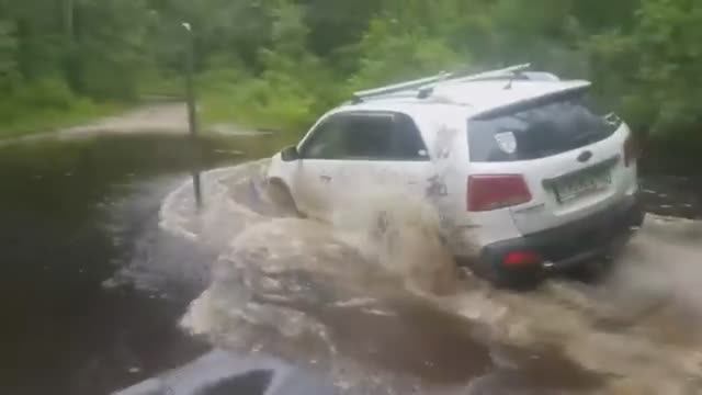 ЛЮДИ ТОПЯТ СВОИ АВТО смотреть онлайн