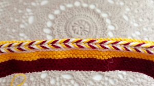 Как вязать трёхцветную косичку поворотными рядами,  спицами, подробное видео для начинающих,