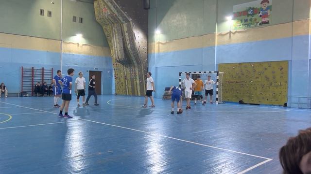 7 тур ВЛДФ FUTSAL CUP. Huddersfield - Трактор. 1 тайм смотреть онлайн