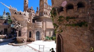 Замок Коломарес и Буддистский храм в Бенальмадене, Испания