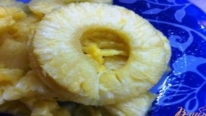 Салат из курицы, шампиньонов и ананаса