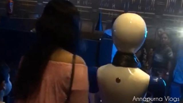 Robo Restaurant In Hyderabad | Robots Serving Food | Robo Kitchen | Hyderabad Food смотреть онлайн