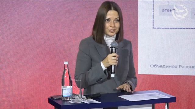 Как сообщества помогают строить диалог бизнеса и власти? Юлия Алферова о практиках взаимодействия