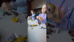 Распаковка Чупа чупс шар киндер