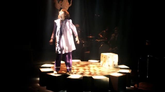 Barking Gecko - The Red Tree смотреть онлайн