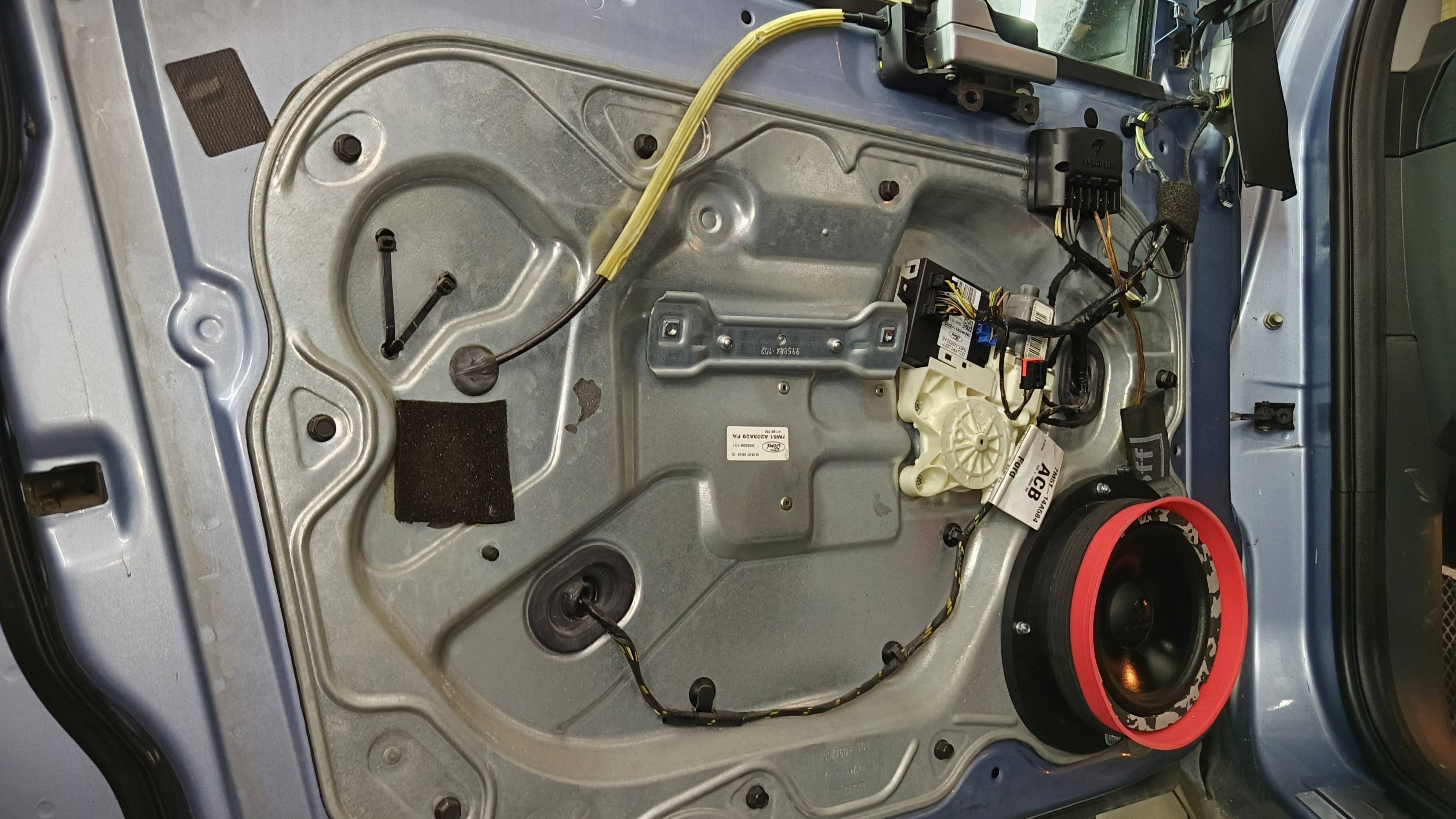 Замена штатных динамиков Ford Focus 2 смотреть онлайн