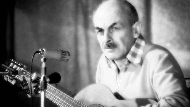 Булат Окуджава, Песенка об открытой двери смотреть онлайн