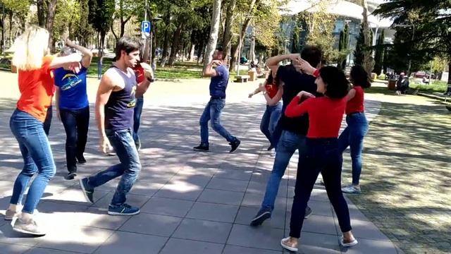 International Rueda De Casino Multi FlashMob Tbilisi Georgia) 07/04/2018 смотреть онлайн