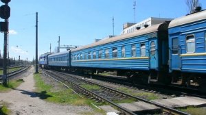 ТЭП70-0031 с пассажирским поездом Харьков - Херсон отправляется со ст.Николаев