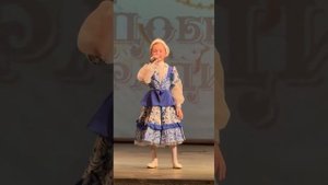 Девочка-Россия, автор музыки и слов Эльмира Путилова. Исполняет Разбитнова Анна, 8 лет